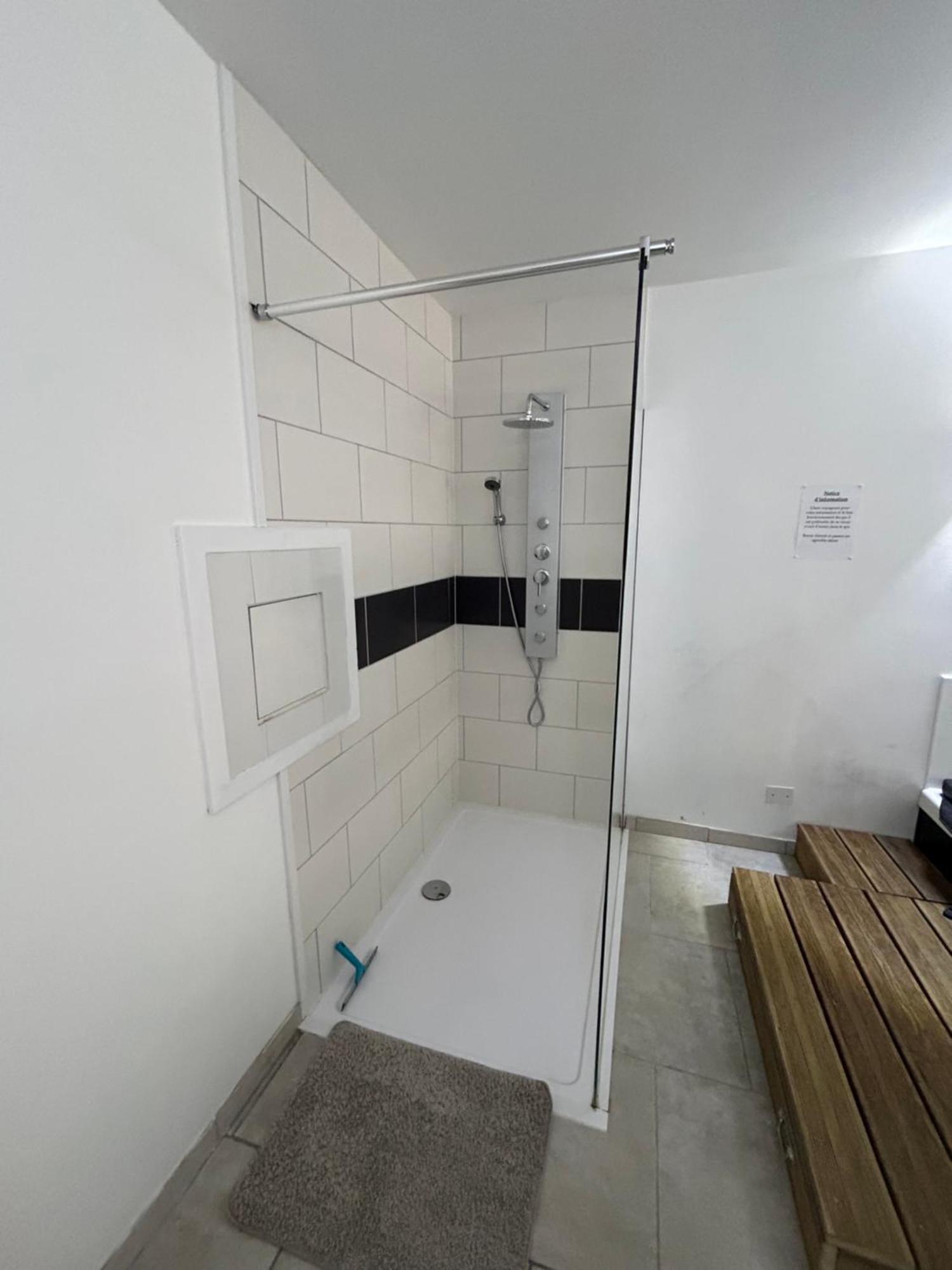 Loft And Spa Les Preaux Exterior foto