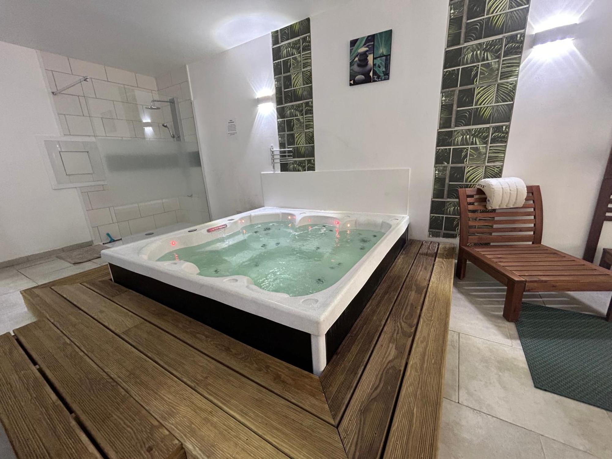 Loft And Spa Les Preaux Exterior foto